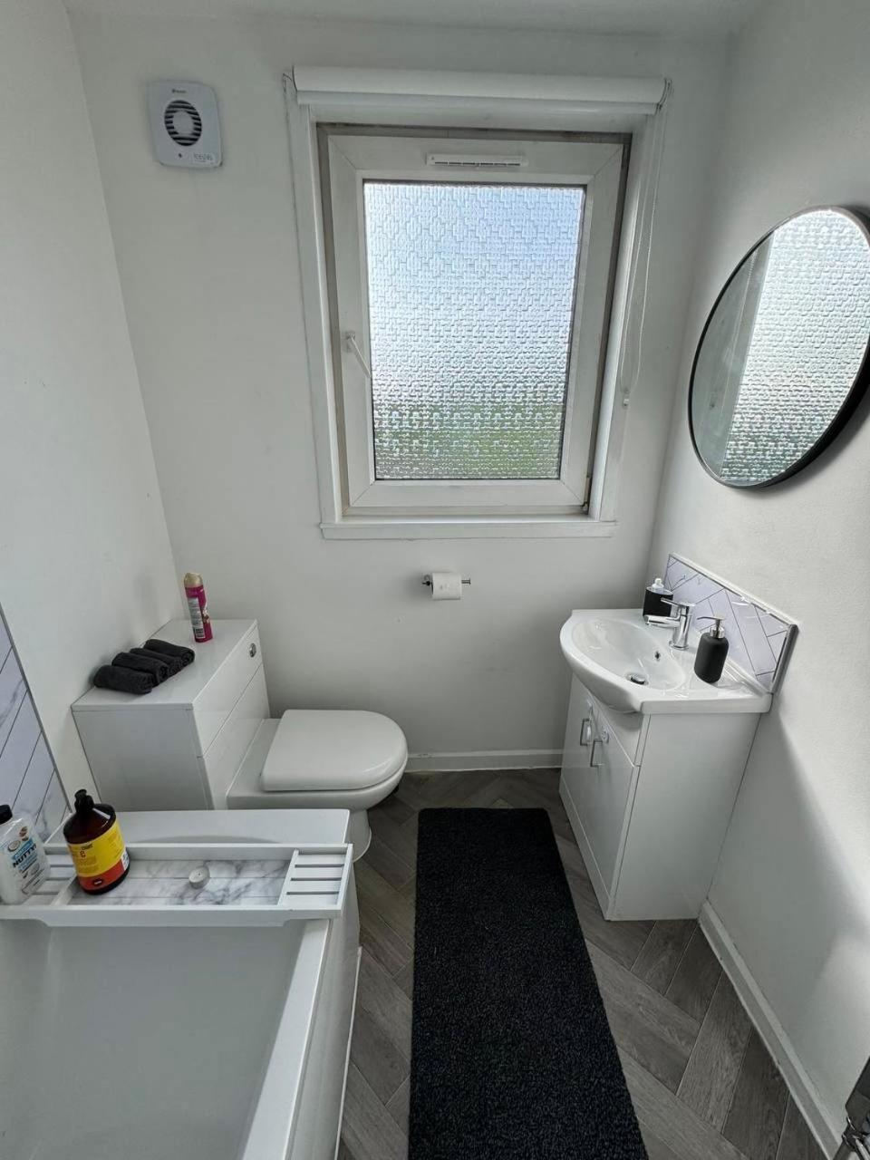 Clydebank Brand New 3Bdr Home, Glasgow Exteriör bild