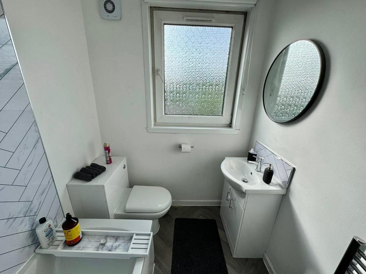 Clydebank Brand New 3Bdr Home, Glasgow Exteriör bild