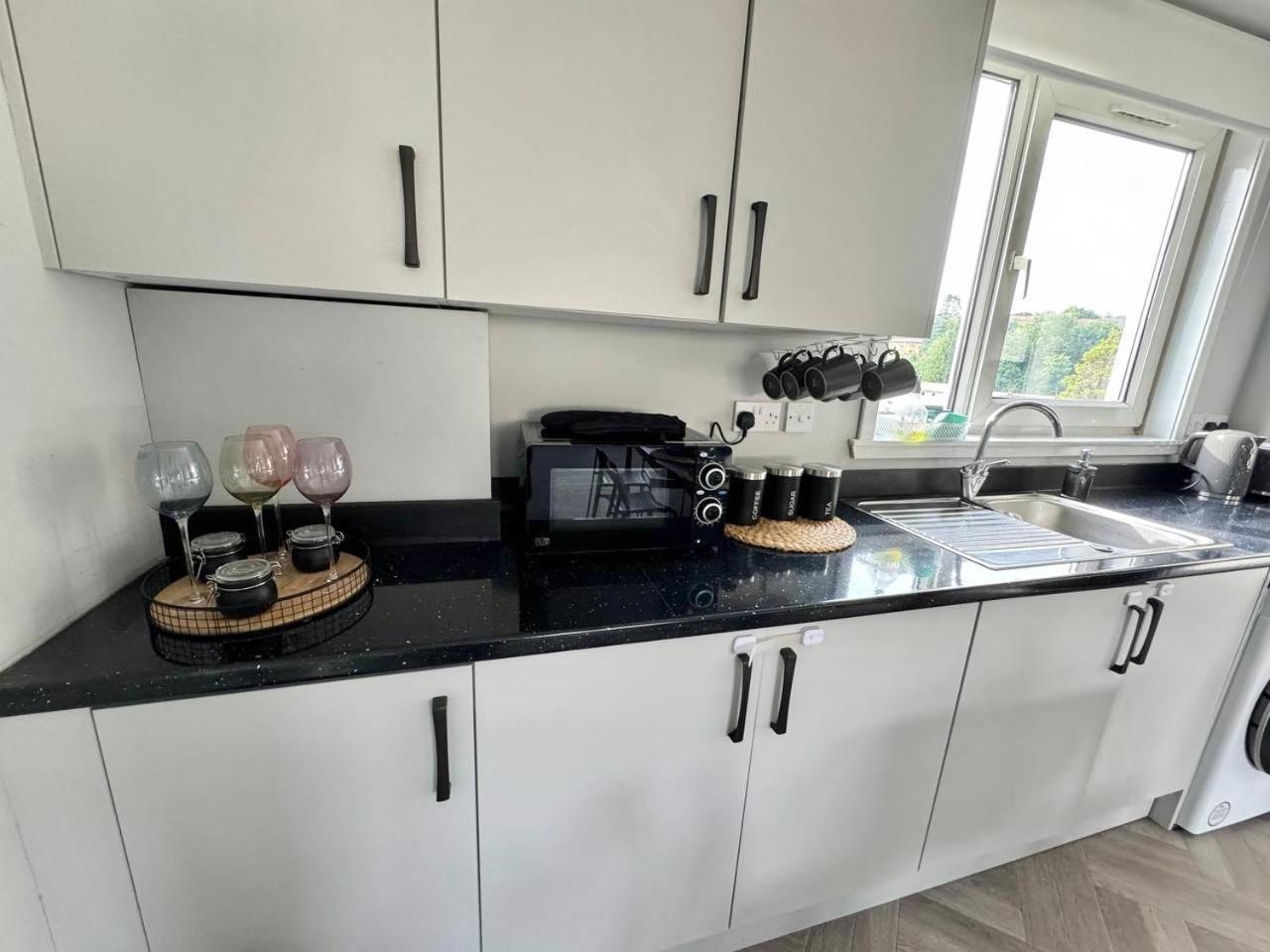 Clydebank Brand New 3Bdr Home, Glasgow Exteriör bild