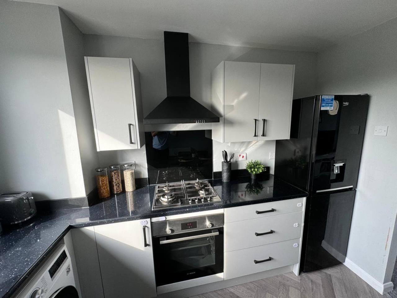 Clydebank Brand New 3Bdr Home, Glasgow Exteriör bild